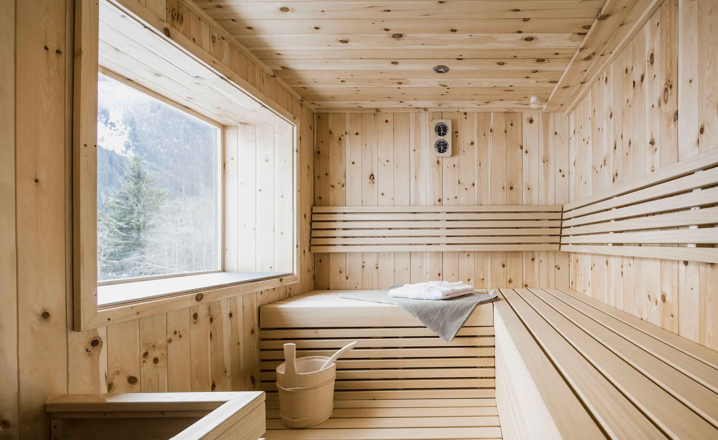 EAGLE Suite: private Sauna mit Fenster